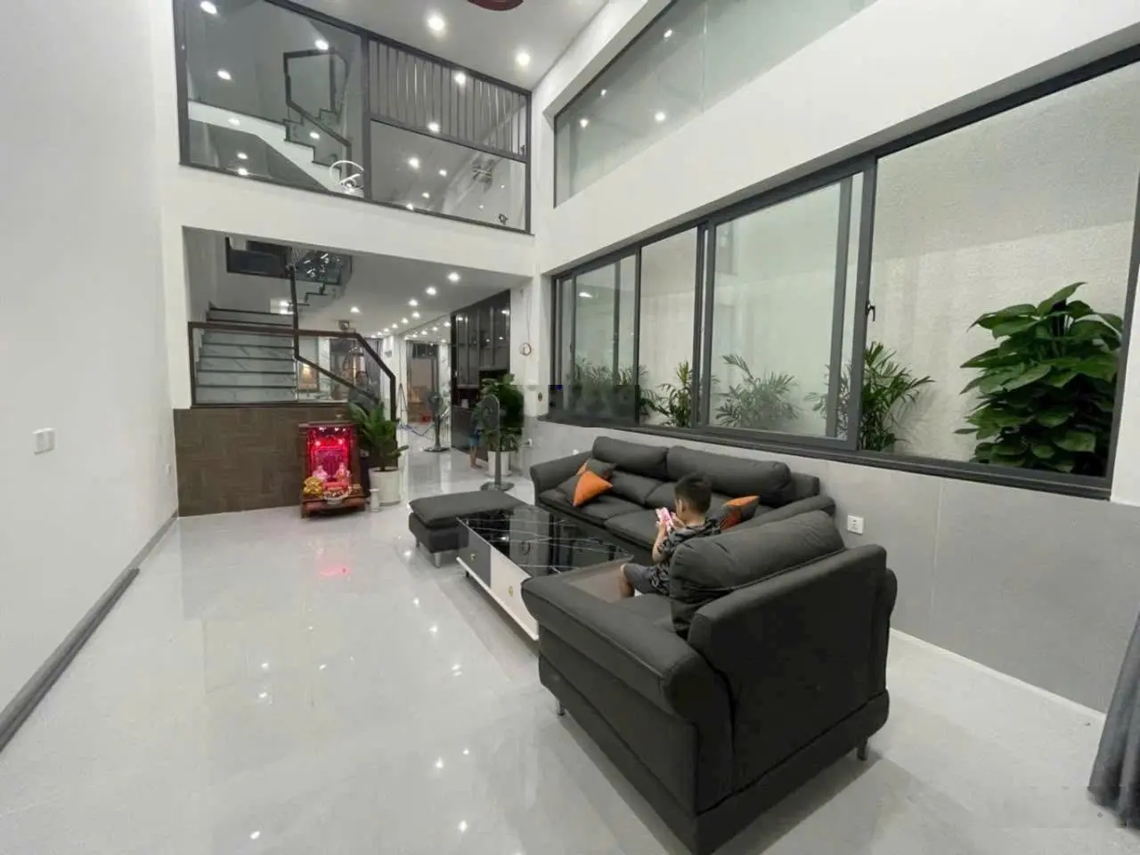 Giá sốc chỉ hơn 90tr/m2 cho căn nhà 3 tầng 140m2 nội thất xịn xò, MTKD sát Đỗ Xuân Hợp