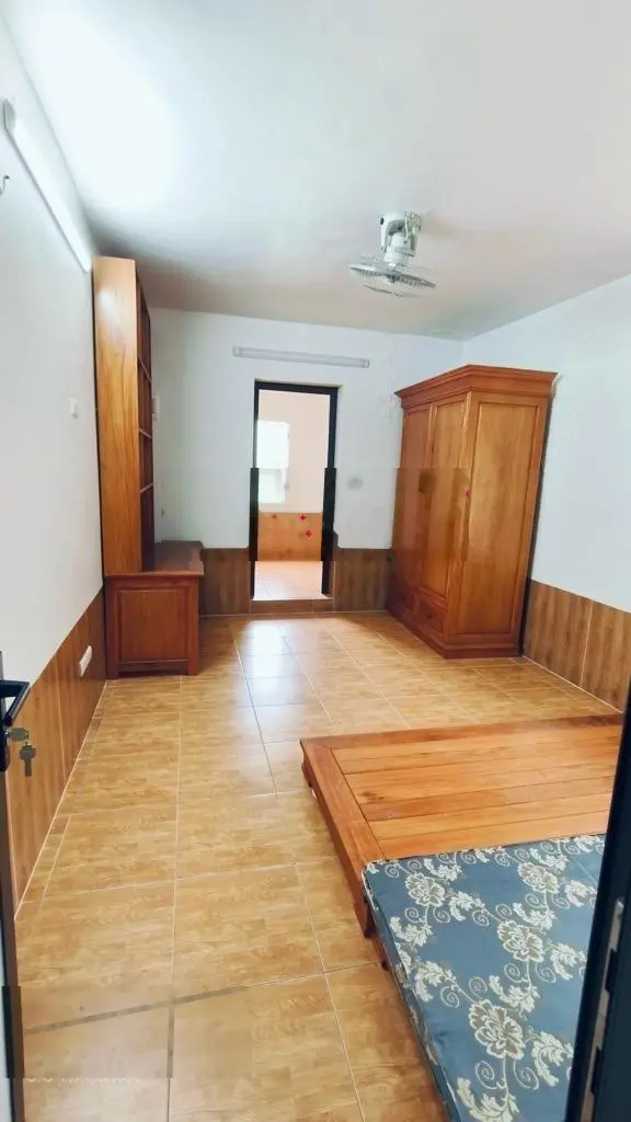 Bán nhà TT Doãn Kế Thiện 3 ngủ. DT 66m2, dưới chân bãi đỗ xe, hàng xóm toàn nghệ sỹ, 2,58 tỷ
