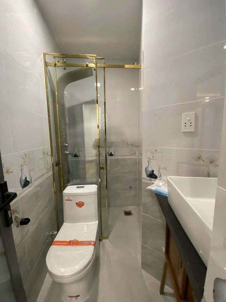 Căn gốc full nội thất gỗ tự nhiên trung tâm thị trấn