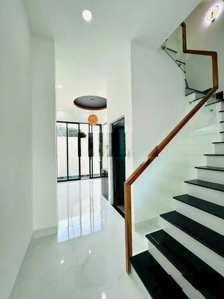 Nhà sổ sẵn ngay vincom plaza, giá chỉ từ 1.95 tỷ, 3pn-3wc, trường thọ, thủ đức, sổ sẵn, đủ tiện ích