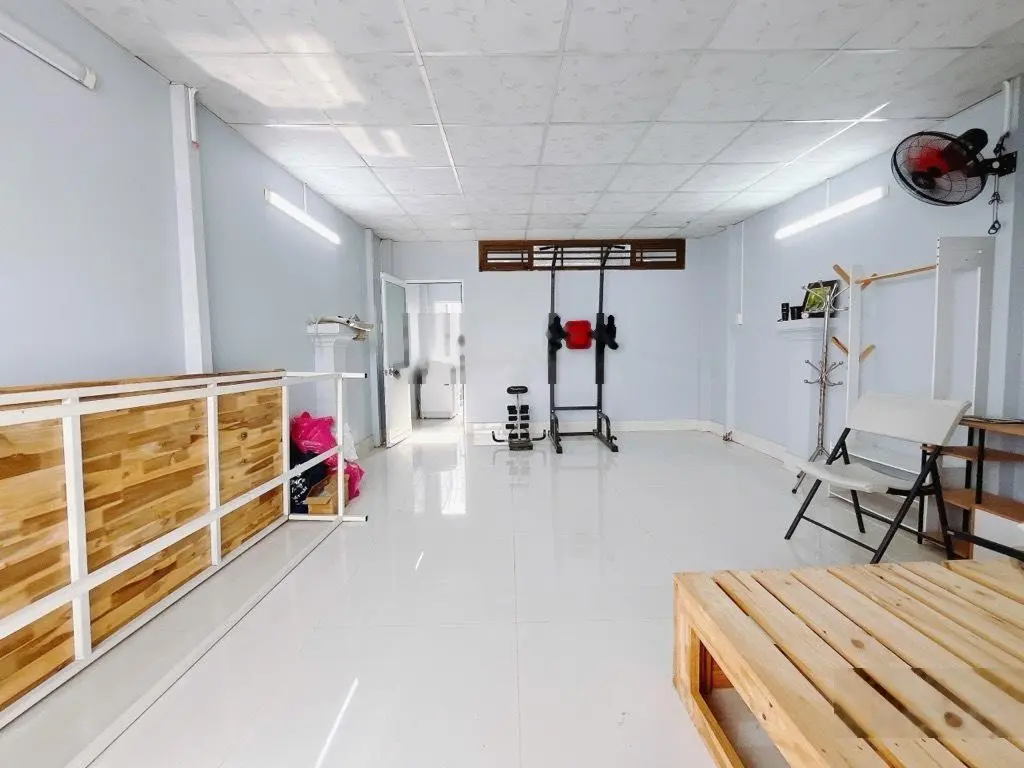 Huỳnh Tấn Phát - oto nằm nhà giá chỉ 7 tỷ