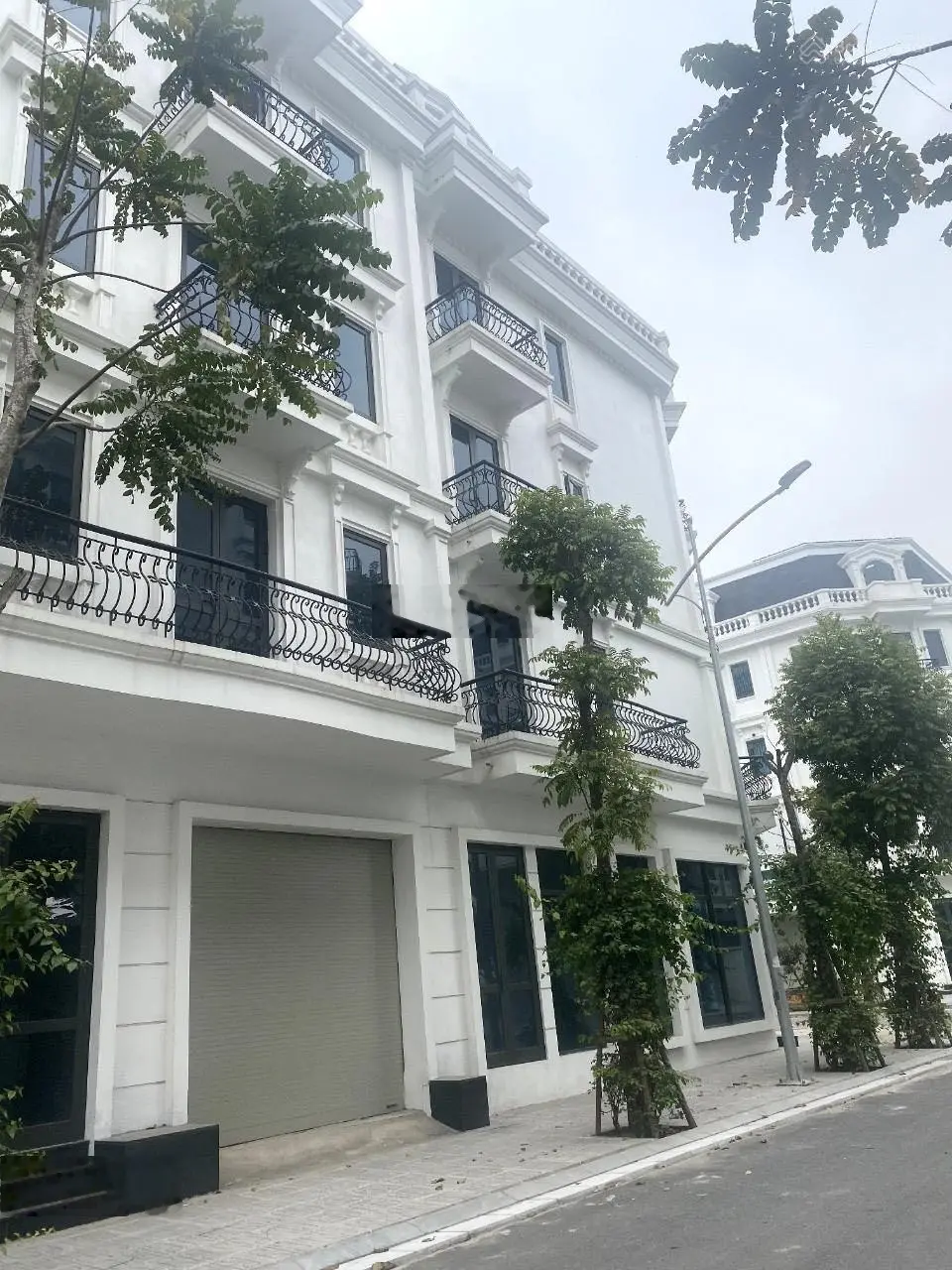 Cần bán căn Kiến Hưng Luxury, nhỉnh 15 tỷ, đường thông thoáng full nội thất đẹp. LH: 0963 689 ***
