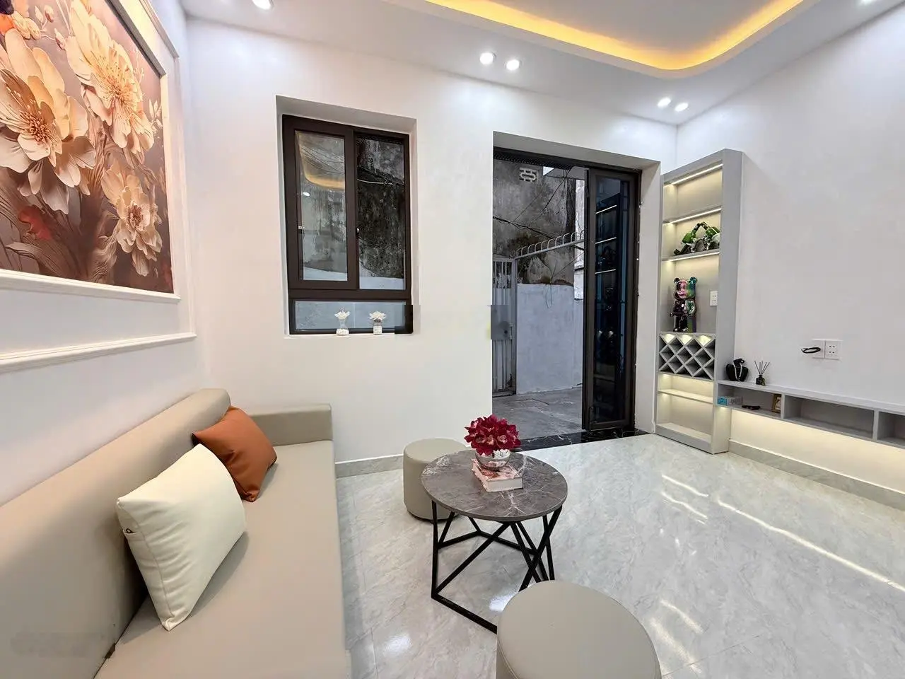 Bán nhà phố Đình Đông siêu đẹp về ở ngay