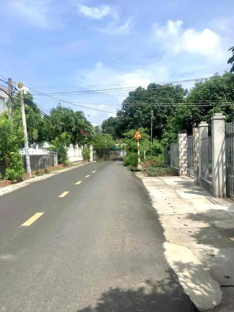 BÁN LÔ ĐẤT DÂN NGAY UỶBAN 90,2M2 GIÁ 1TỶ250 MẶT TIỀN CÂYBÀI SÁT TL8 SR