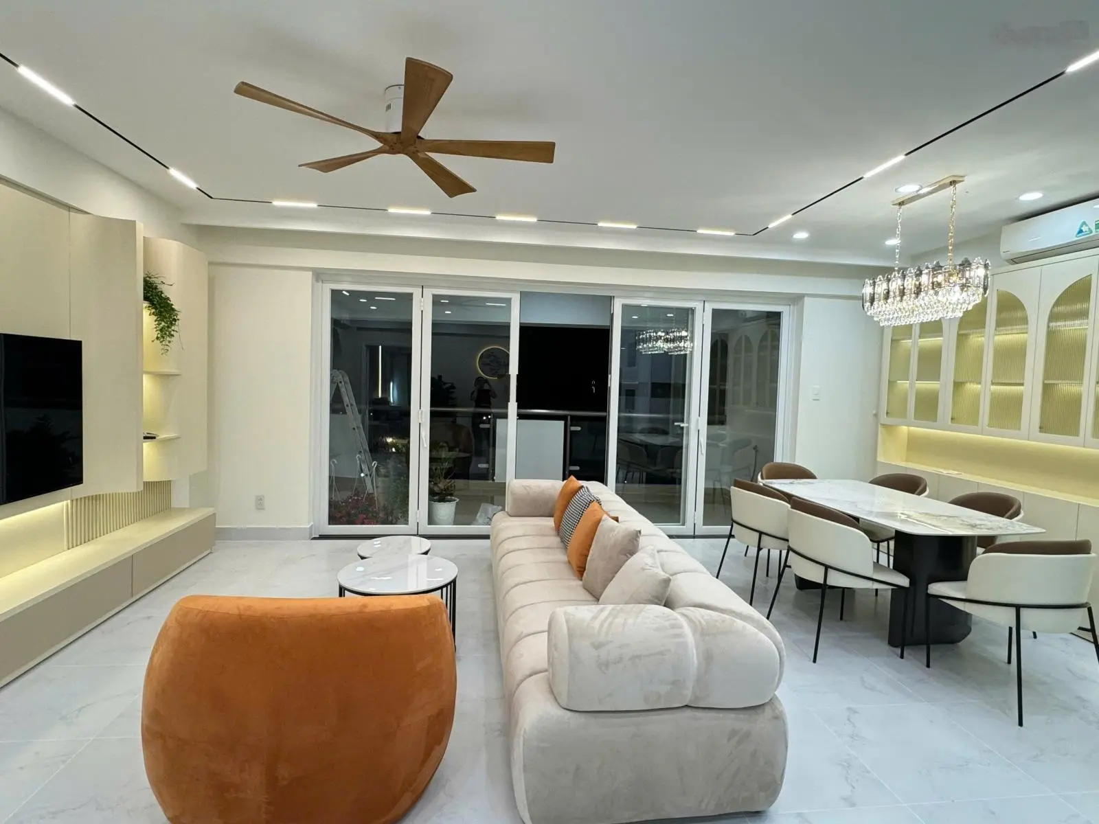 Kẹt Tiền Bán Căn Hộ Mỹ Phát Full Nội Thất, Có Ô xe Hơi