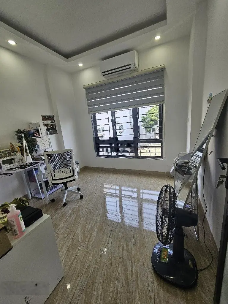 Bán nhà tam hiệp ô tô đỗ cửa- ngõ ô tô chạy thông - gần trường học - giá 5,x tỷ