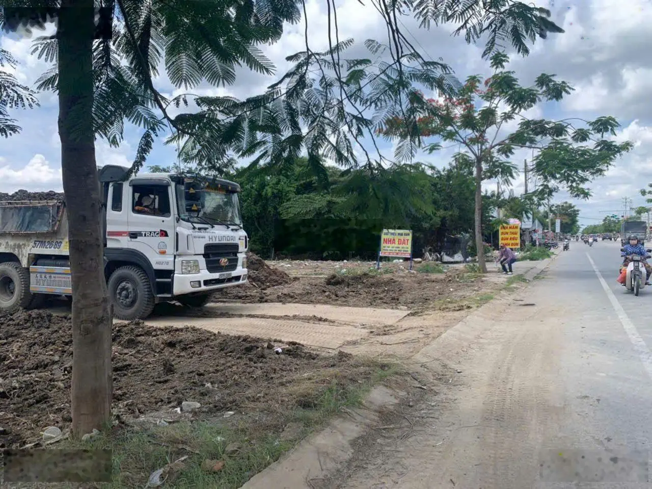 Chính chủ gửi bán lô thổ cư 199m2 mặt tiền QL 50, ngay ngã 3 Tân Kim. Đất đẹp vuông vắn