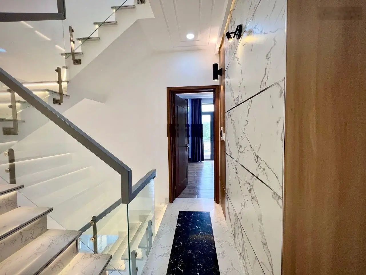Bán nhà phố sân vườn 116,9m2 hoàn công 4 tầng full nội thất