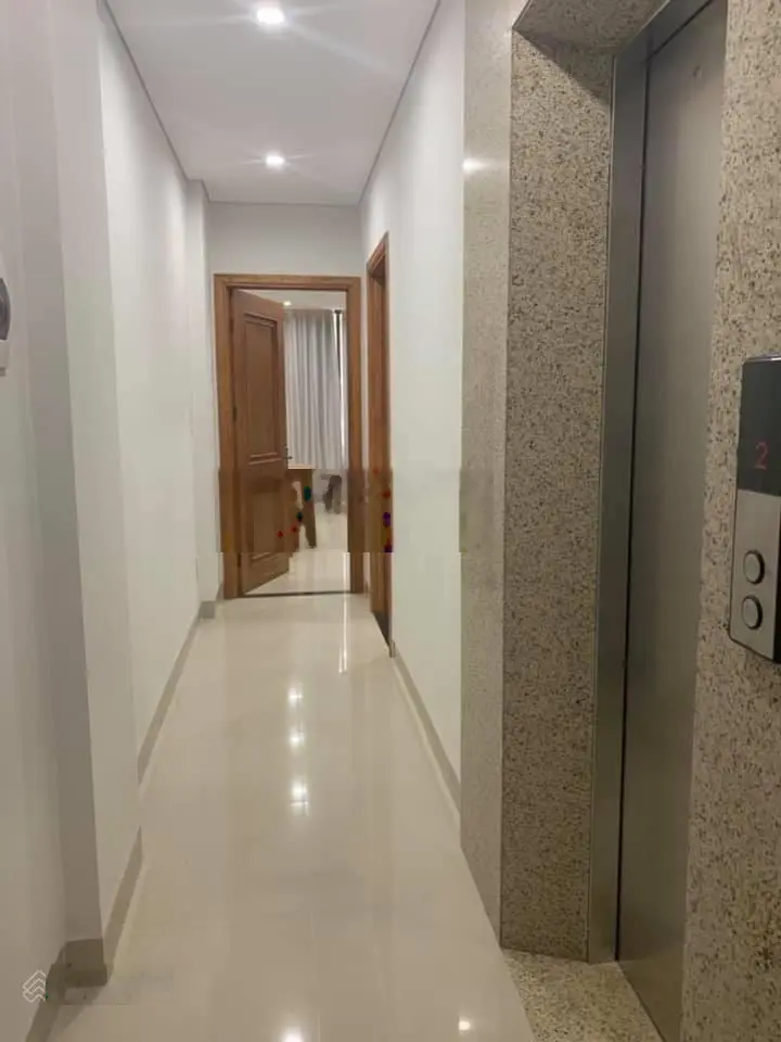 *Nhà 4 Tầng, 13 phòng, đường Bàu Tràm 2, ngay Đại Học Ngoại Ngữ (35tr/tháng), chỉ 5,5 tỷ