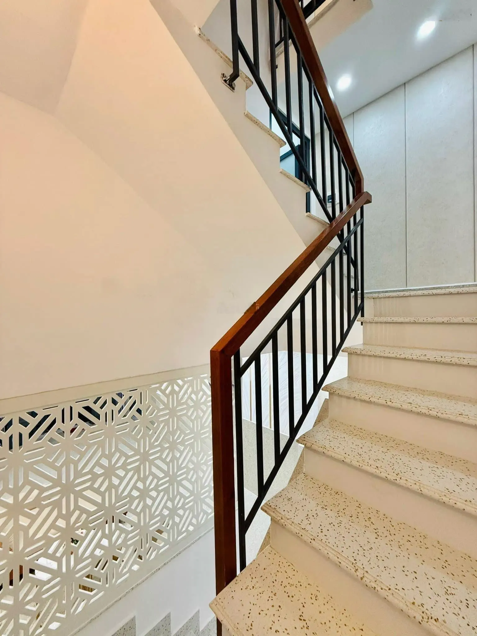 Cần bán gấp nhà Vũ Tùng,p2, Bình Thạnh. DT 49,56m2. Giá 2,1 tỷ. Shr