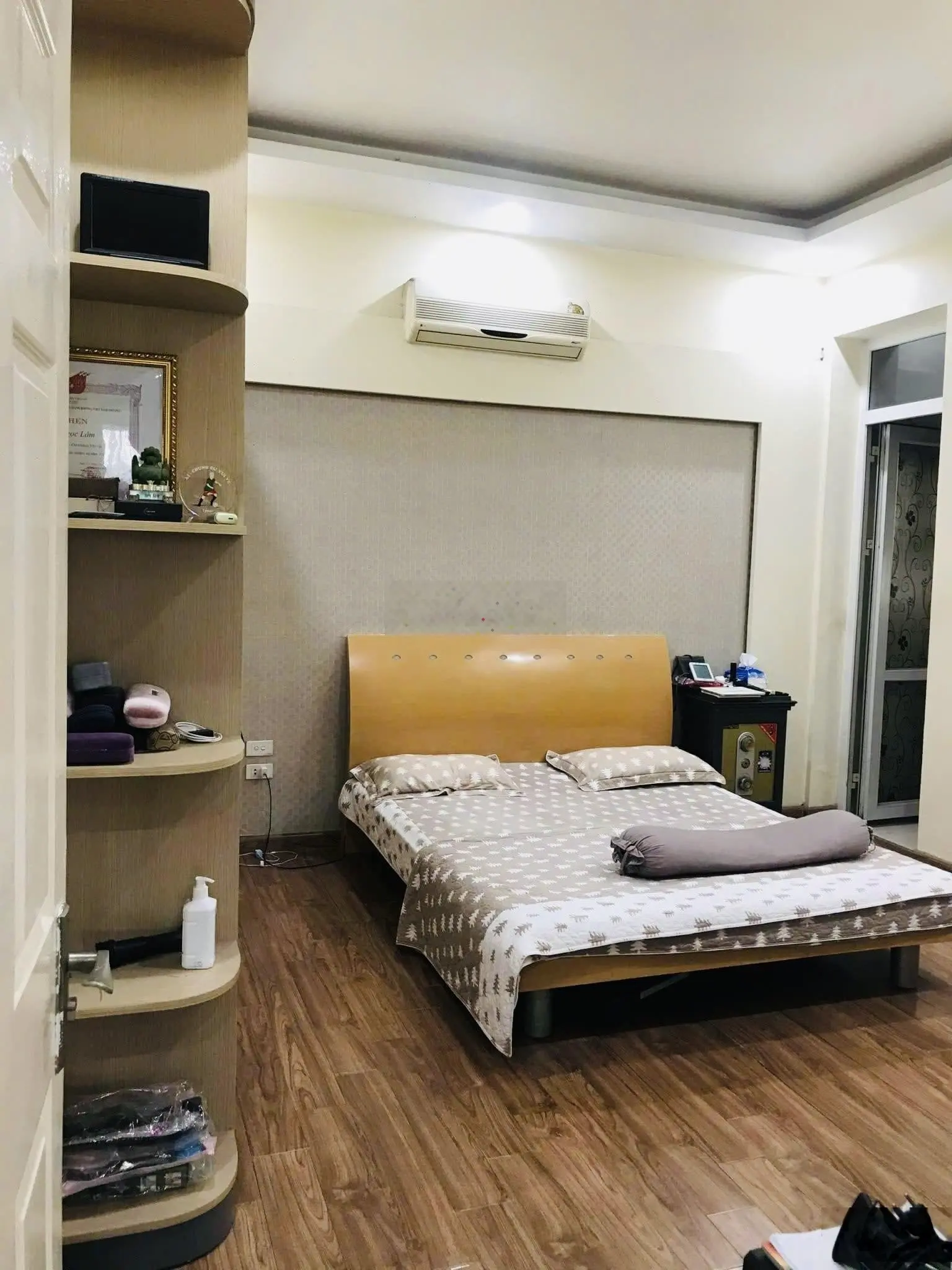 151 Nguyễn Đức Cảnh-hiếm 3 ngủ diện tích 130m2+3 ban công tầng trung, giá đầu tư. Full nội thất xịn