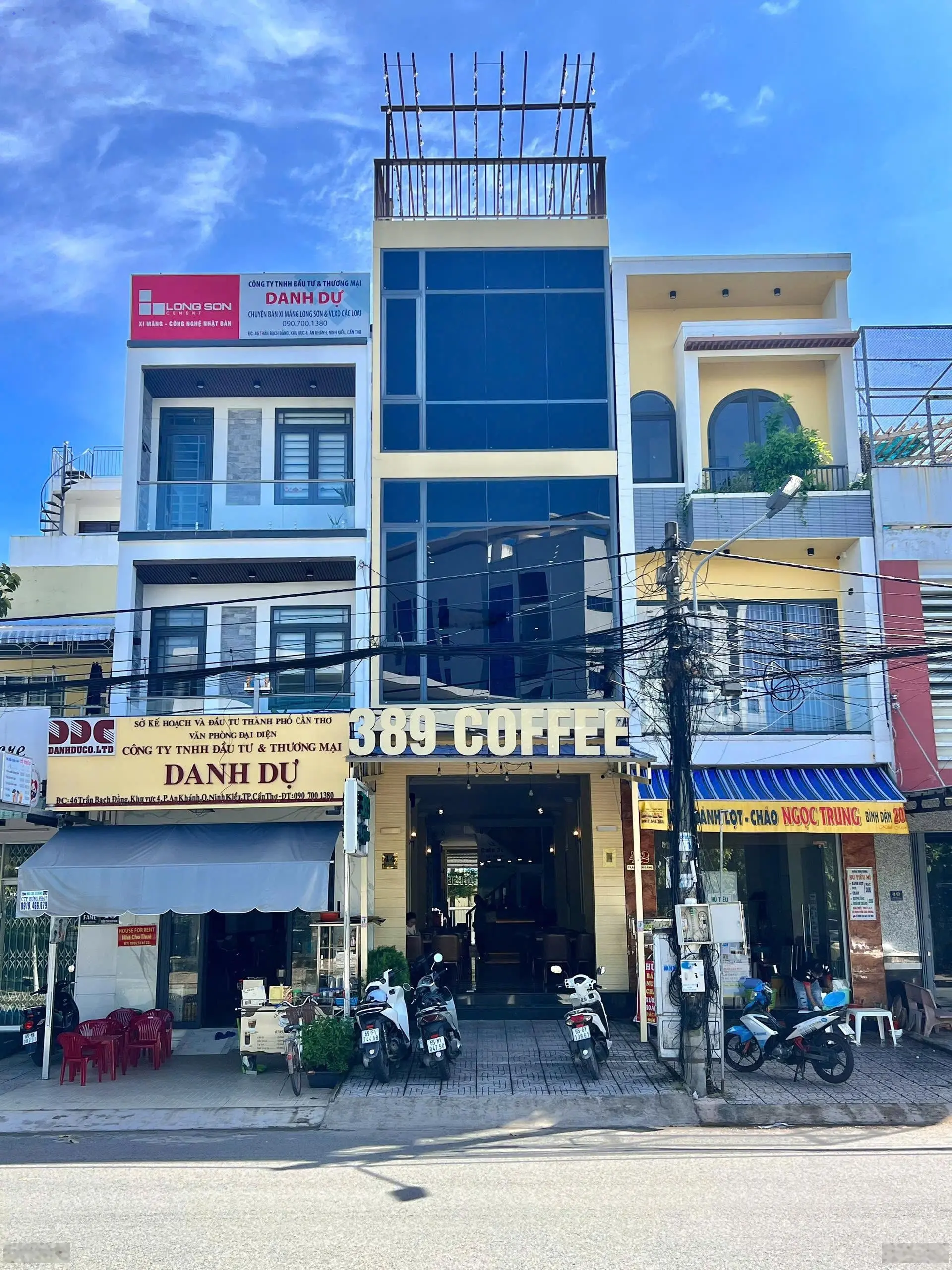 Nhà 3 tầng có sân thượng - 2 mặt tiền đường Trần Bạch Đằng và đường số 30 - đẹp nhất tuyến