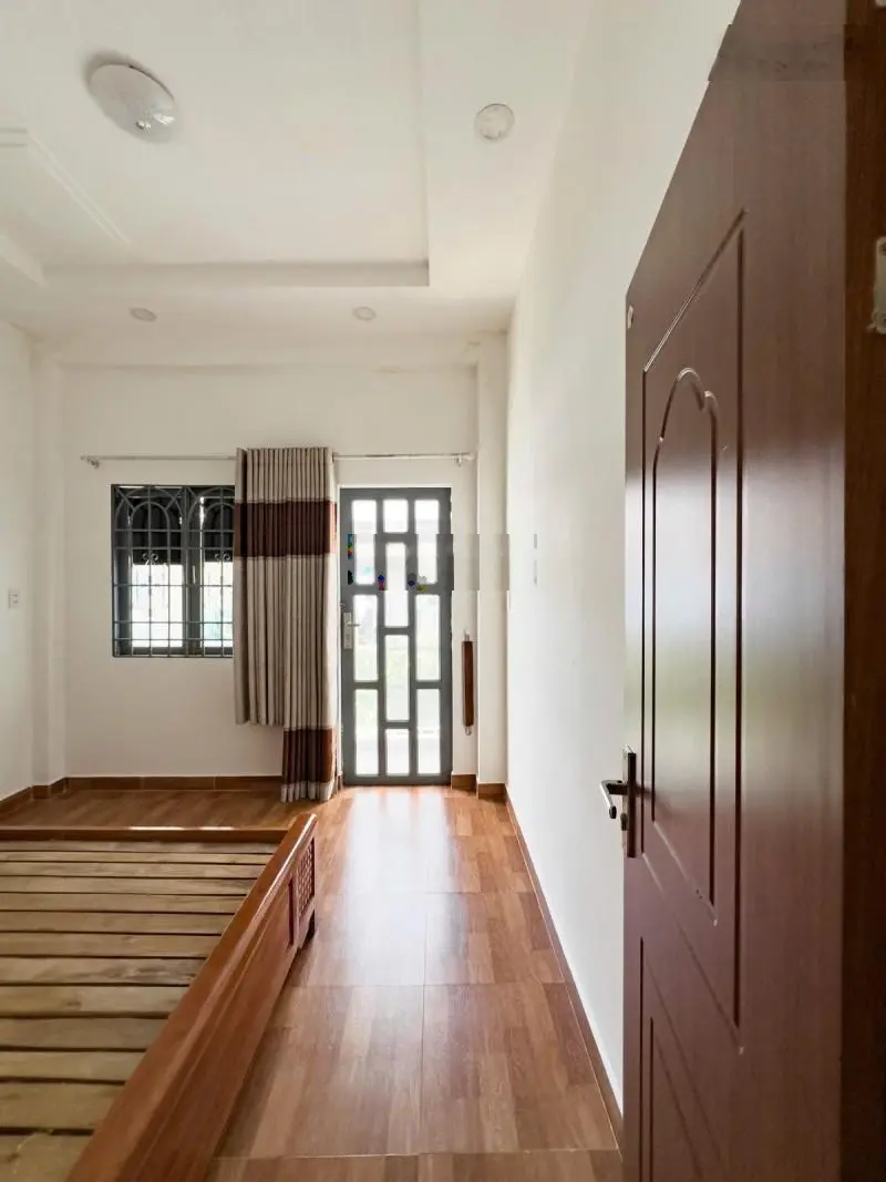 Bán nhà Hoàng Hoa Thám - Hẻm 3.5m thông - SD 128m2 - 240/Y