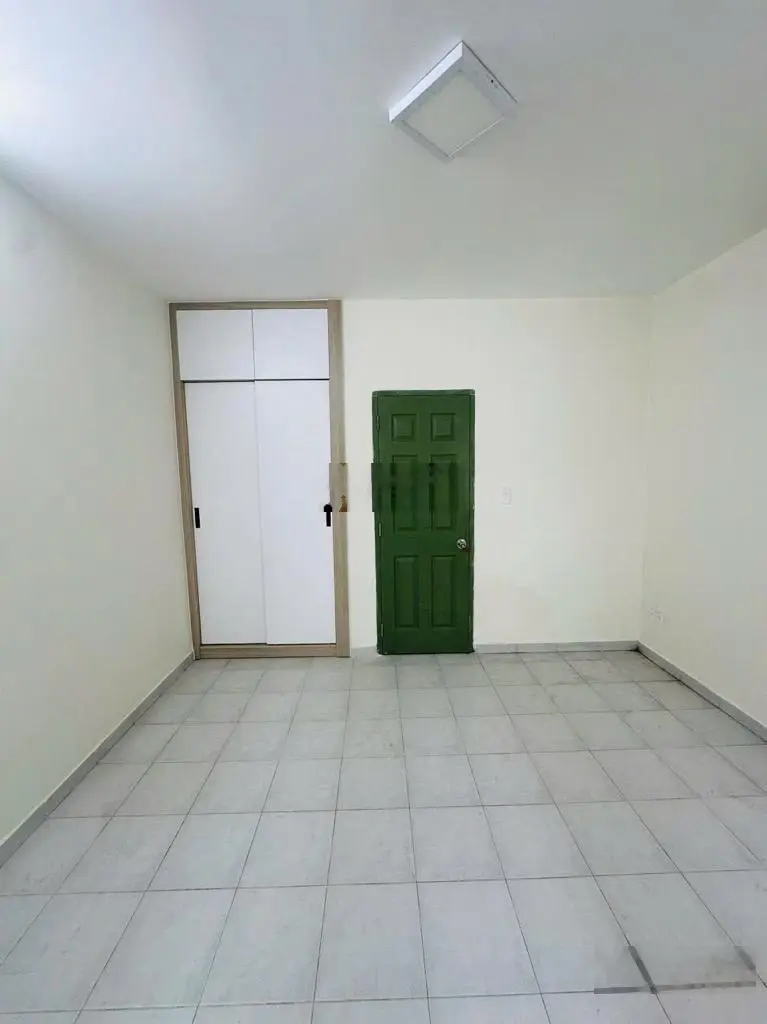 Bán gấp nhà riêng CMT8, Quận 10, 38m2, 2 tầng mới đẹp, hẻm xe hơi đỗ cửa, chỉ nhỉnh 6 tỷ