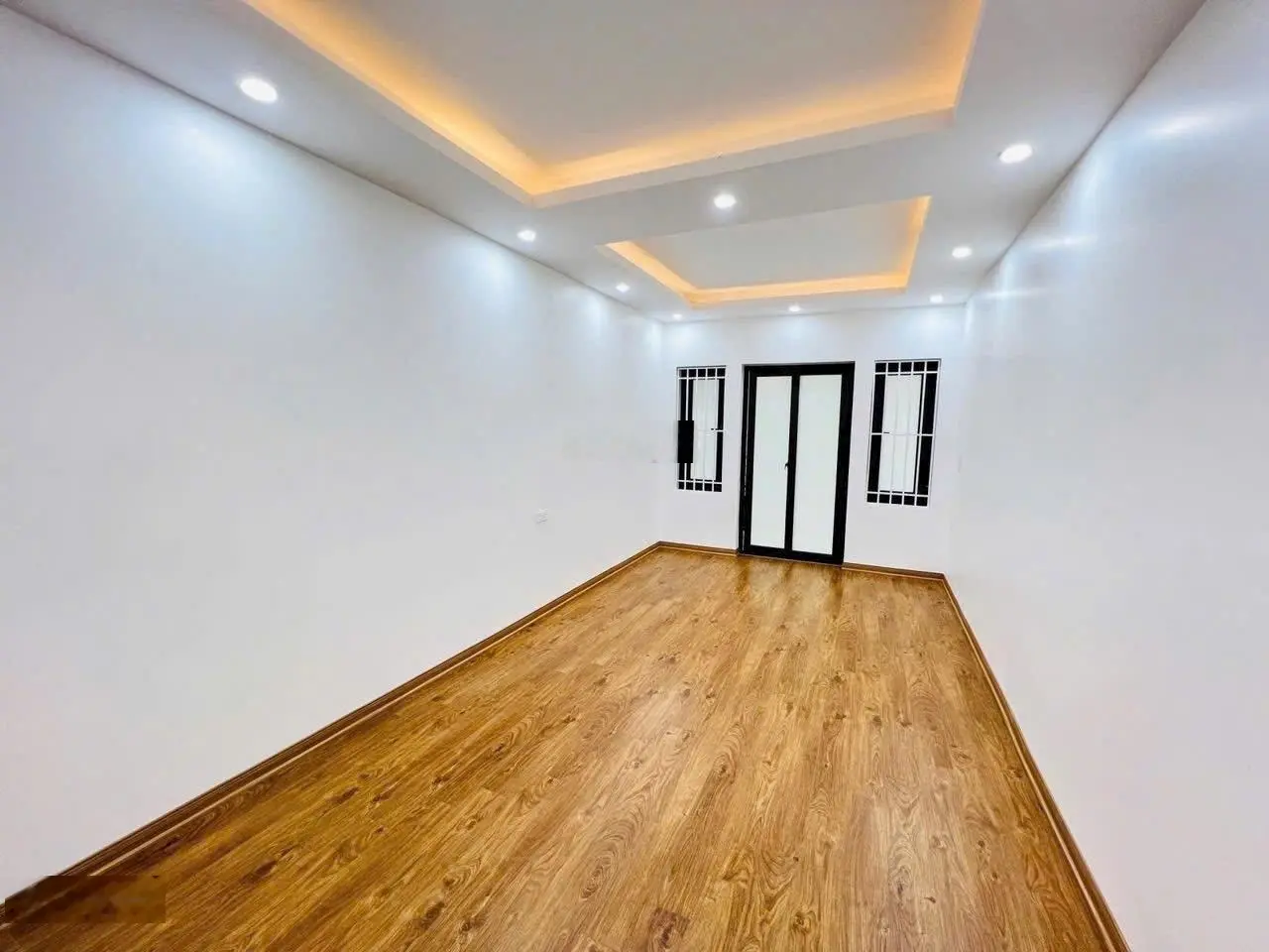 Cần bán gấp nhà đang ở Đại Mỗ - 61m2 4 tầng - nhà mới - ô tô cách 1 nhà - giá cả nhà = Giá Đất