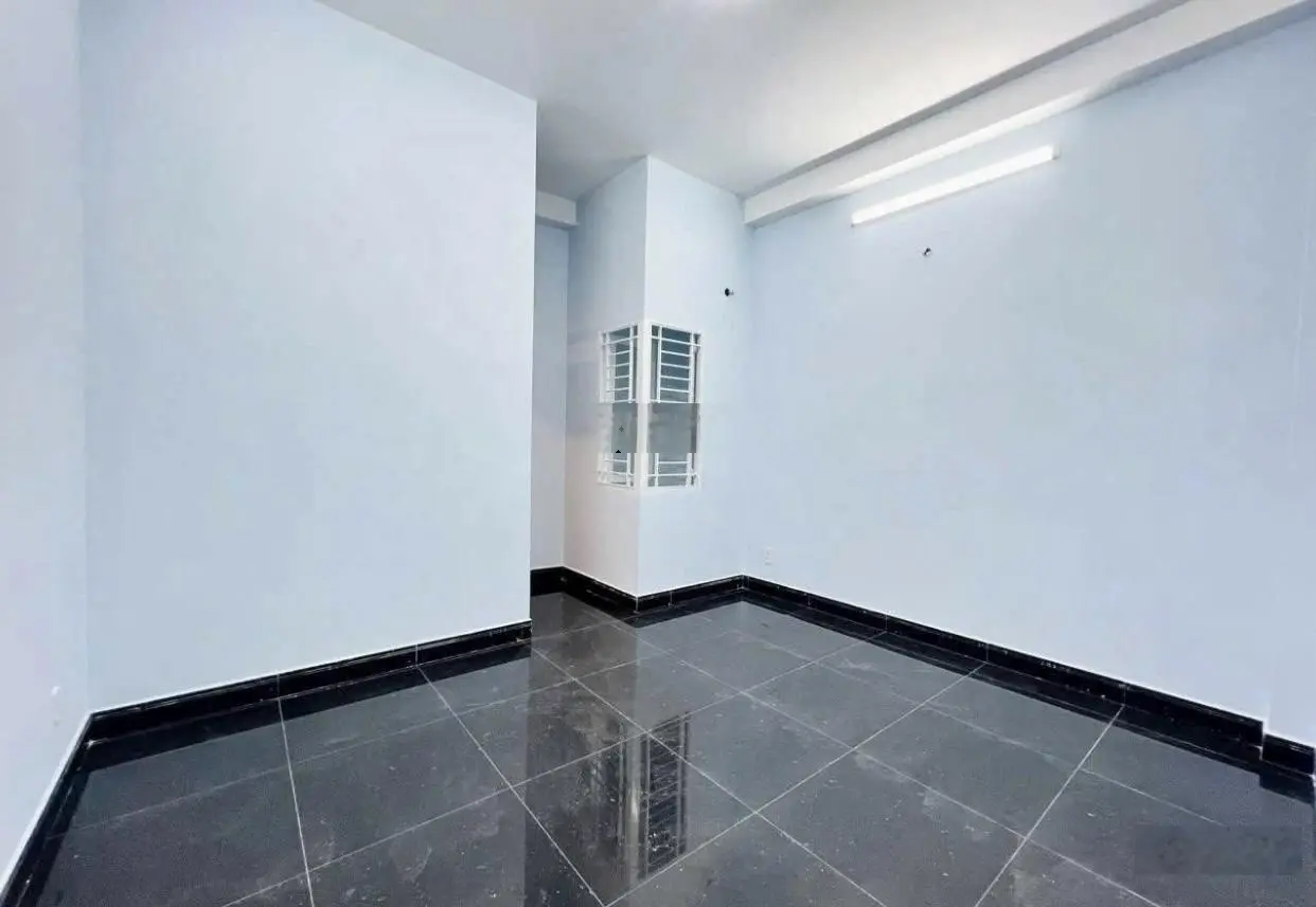 Chưa tới 4 tỷ có ngay căn nhà hẻm trung tâm Sài Gòn, tại Quận 1, hẻm sạch sẽ, an ninh