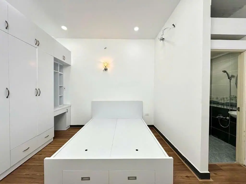 Bán nhà 3 tầng DT: 4x12,5m, TC 50m2 Trần Quang Diệu, Quận 3- khu vực buôn bán thời trang-giá 8,8 tỷ