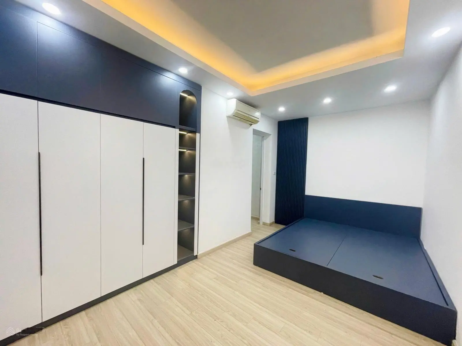 Nhượng lại căn hộ chung cư CT5 Mỹ Đình 1 DT 92m2 3 ngủ 2 vệ sinh giá 4,6 tỷ LH 0369 736 *** Mr Quân