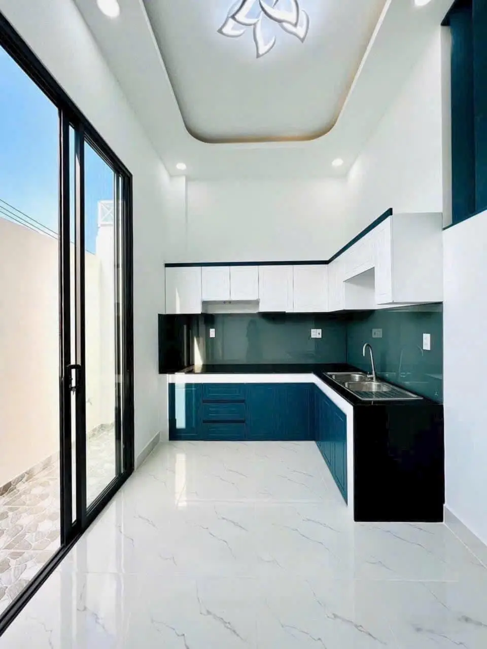 Chủ cần tiền nên bán gấp căn nhà 80m2 1trệt 2lầu ngay đường Lê Tấn Bê, gần Trường học, SHR