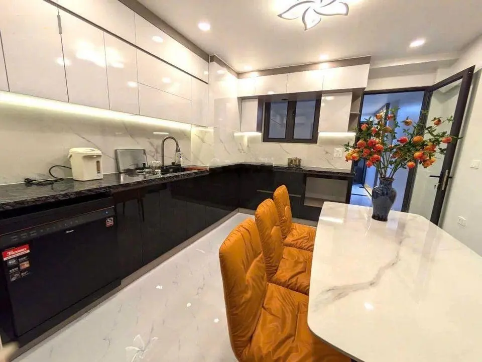 Bán nhà tây mỗ - 30m2- 5 tầng- lô góc - thông sàn- nhà mới- ngõ ô tô-dân tri thức--tiện ích vinhome