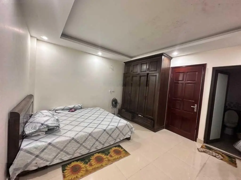 Bán nhà PHỐ TRẠM, 32m2, 5 tầng, MT 5m oto đỗ cổng, giá 4,499 tỷ