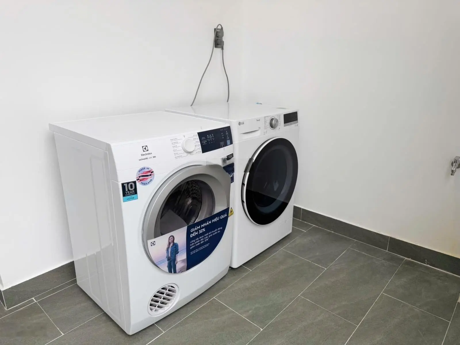 Nhà 3 tầng 3 mê full nội thất cao cấp đường 5m5 Hoà Minh 22