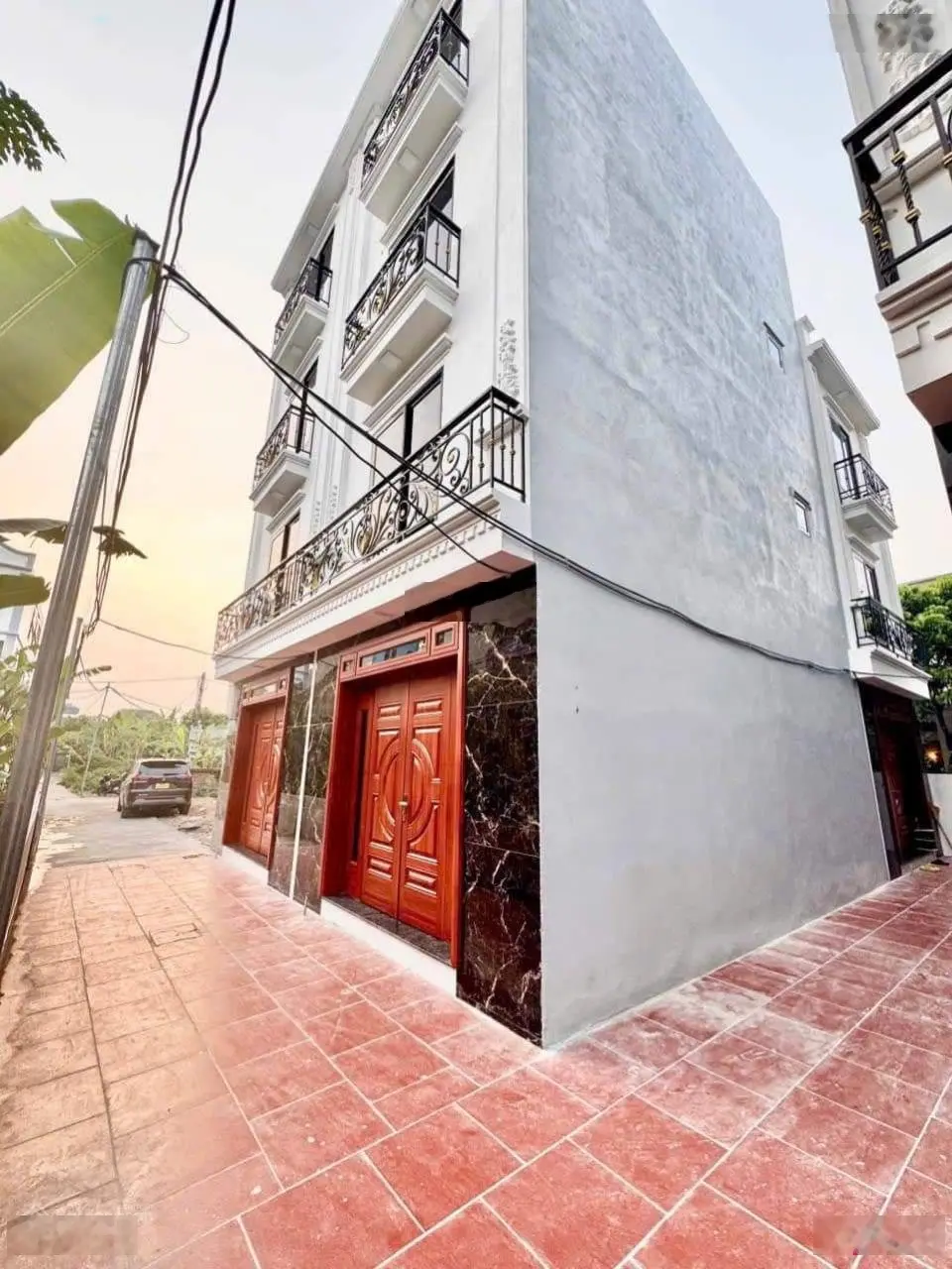 Bán căn 42m2x3T, đường trước nhà 4m, gần chợ Đông La, 7 phút ra Penika