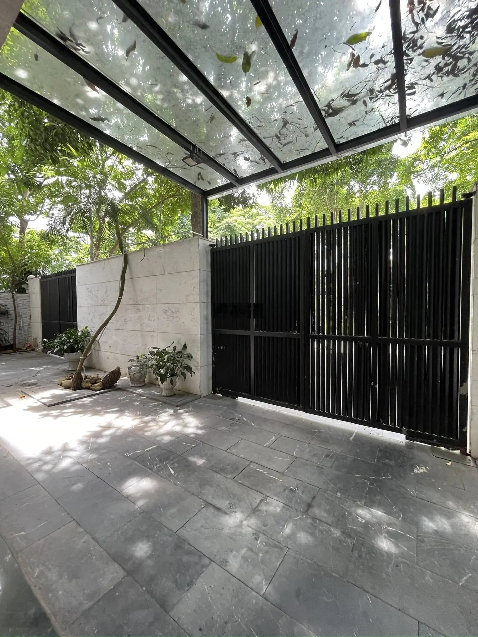 Bán Biệt Thự VIP Bán Đảo Linh Đàm.ÔTÔ,Văn phòng,Kinh doanh,thang máy.DT 251m²-nhỉnh 70 tỷ