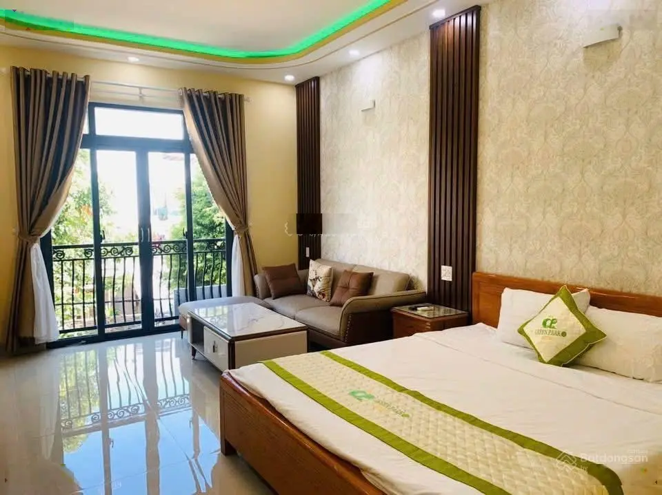 Bán khách sạn gần bến xe quy nhơn. đang hoạt động tốt ( có gpkd, pccc )