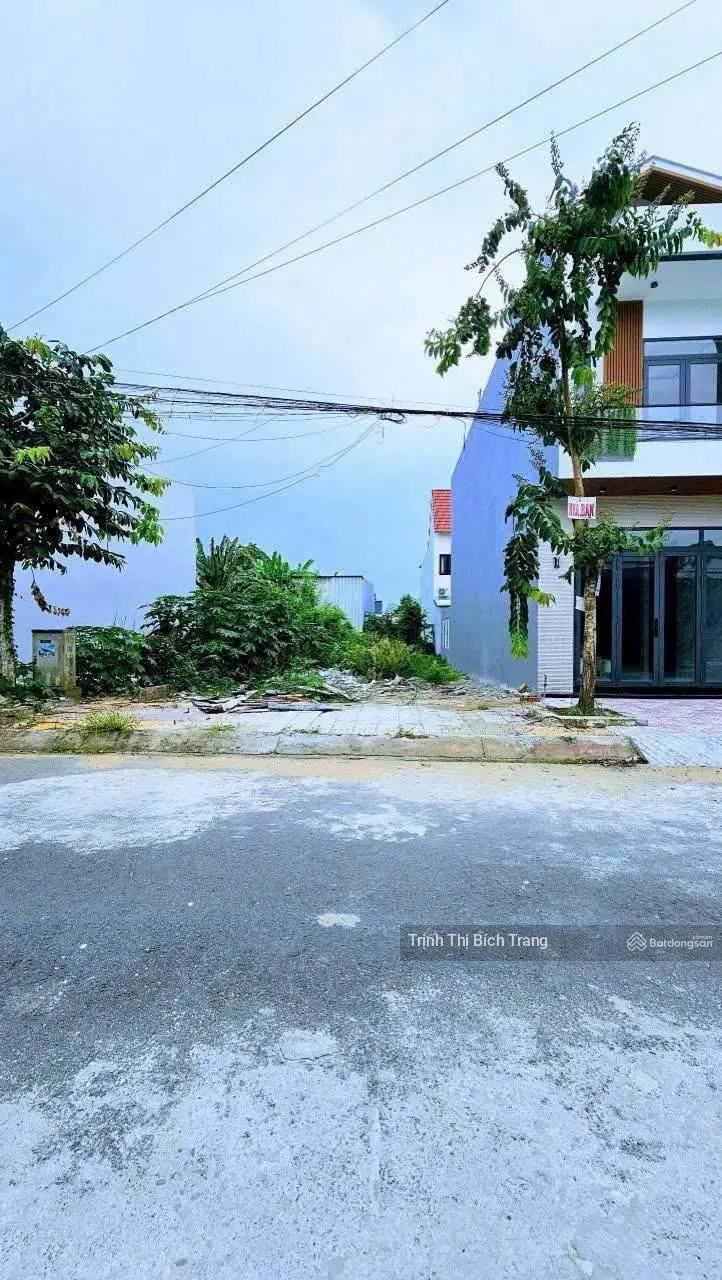 Đất lọt khe MT Thầy Cai, Phú Hưng, Bến Tre, 130m2. Cách trường THPT Võ Trường Toàn 300m