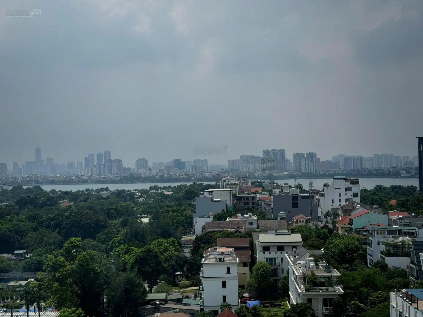 Chính chủ bán căn hộ Soleil 146m2 view 2/3 diện tích Hồ Tây, full nội thất mới tinh, gồm 3 ngủ