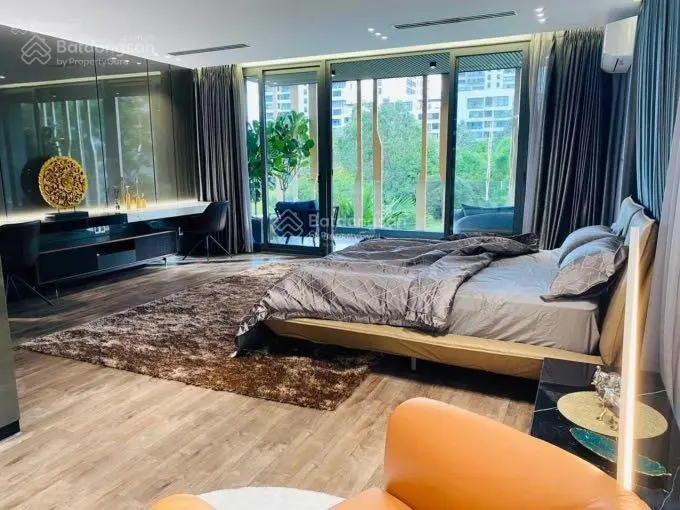 Bán căn biệt thự góc 2 mặt tiền khu cảnh đồi trung tâm Phú Mỹ Hưng nhà mới 100% cạnh bến du thuyền