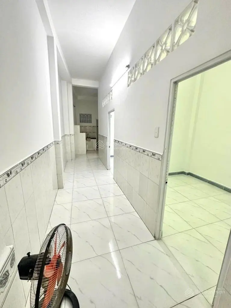 Bán NHANH đường Đoàn Văn Bơ nhà 2 tầng BTCT DT71.1m2 còn Thương Lượng.