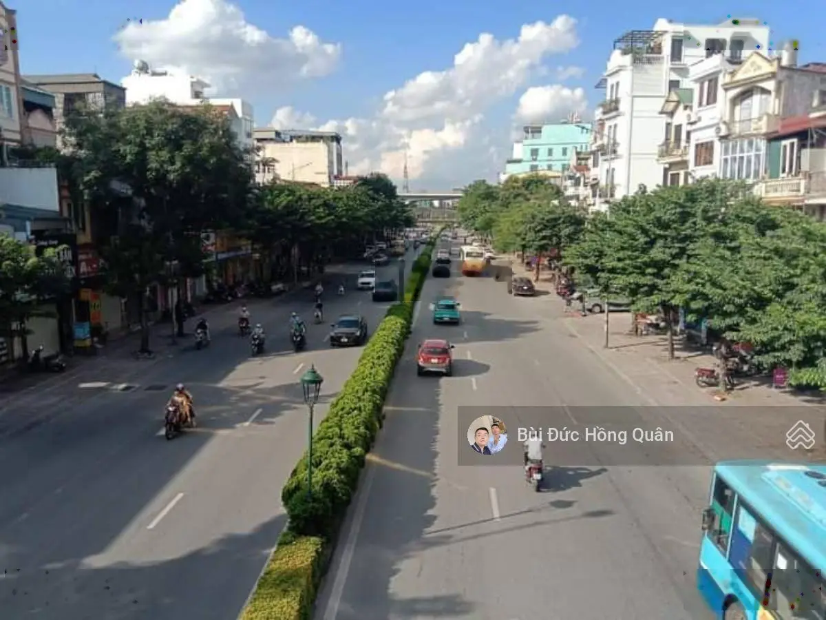Mặt đường nguyễn văn cừ long biên - vị trí đẹp vỉa hè đá bóng kinh doanh - dt 135m2 giá chào 37 tỷ