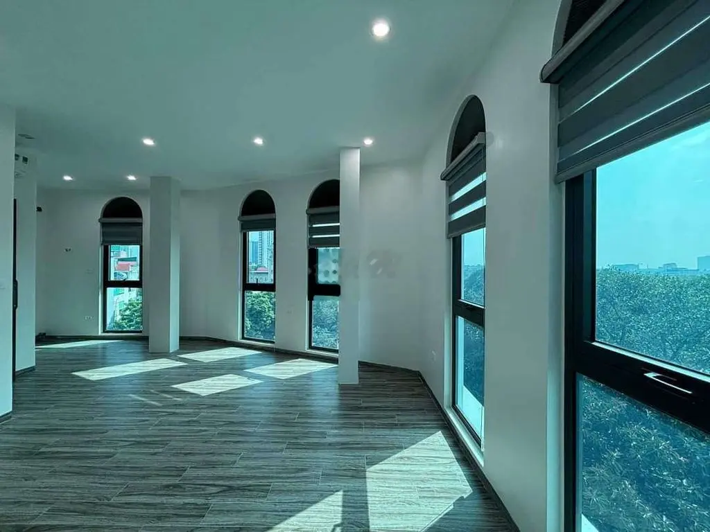 Bán Gấp nhà siêu hiếm lô góc cực víp Mỹ Đình 40m2 x 7 tầng ô tô tránh