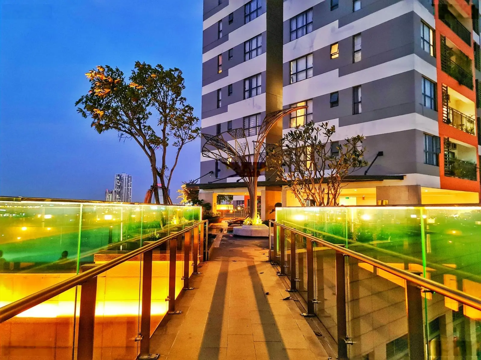 The Sun Avenue Q2 - bán studio đầy đủ nội thất như hình chỉ 2.020 tỷ bao thuế phí. Có hỗ trợ vay
