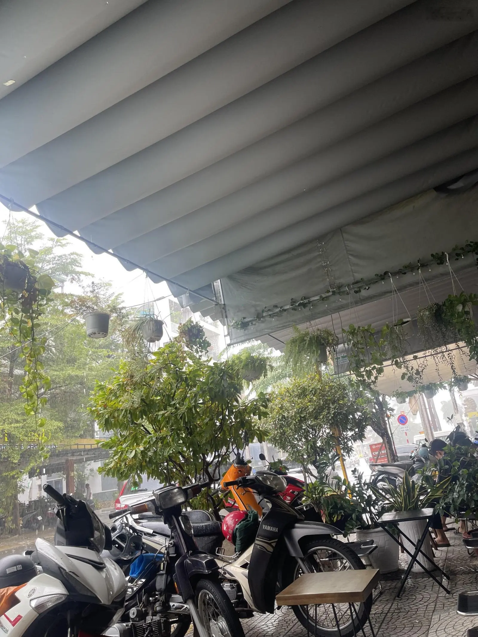 Ngộp bank nhà mặt phố Núi Thành 2 mê 77m2 (5 x 14) giá sụp hầm
