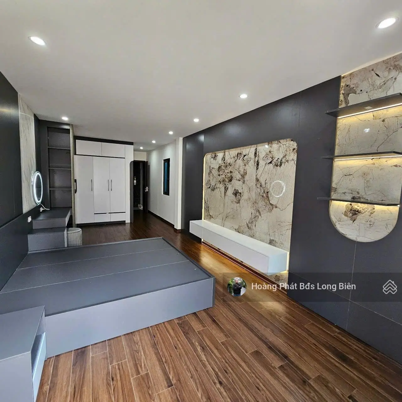 Bán nhà Vũ Xuân Thiều - Sài Đồng - ngõ thông - full nội thất. 45m2 x 6T. LH 0965858116