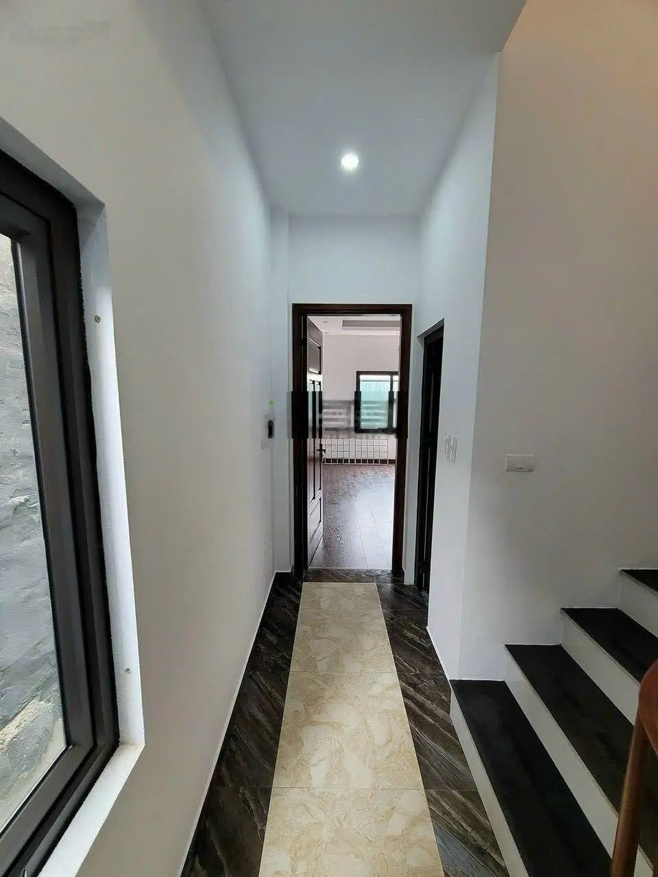 Bán nhà lô góc 30m, 2.2 tỷ tốt nhất, Ngay trung tâm chợ Phượng Phụng Châu.