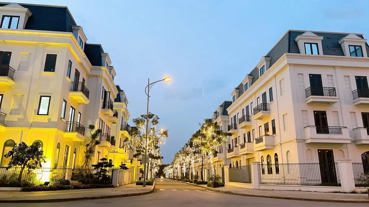 Chính chủ cần bán căn BT áp góc, gần Clubhouse Nam Cường giá 3x tỷ