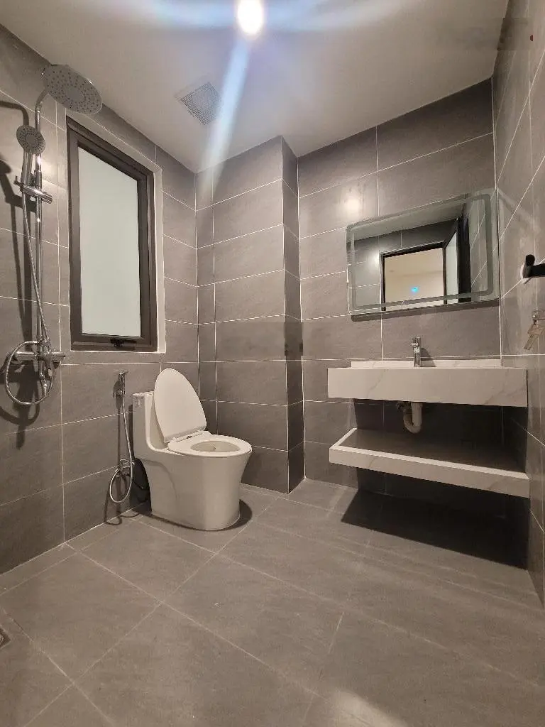 Bán nhà long biên - 5 phút sang phố-oto đỗ cổng full nội thất- hạ tầng phát triển đồng bộ- ơ sướng