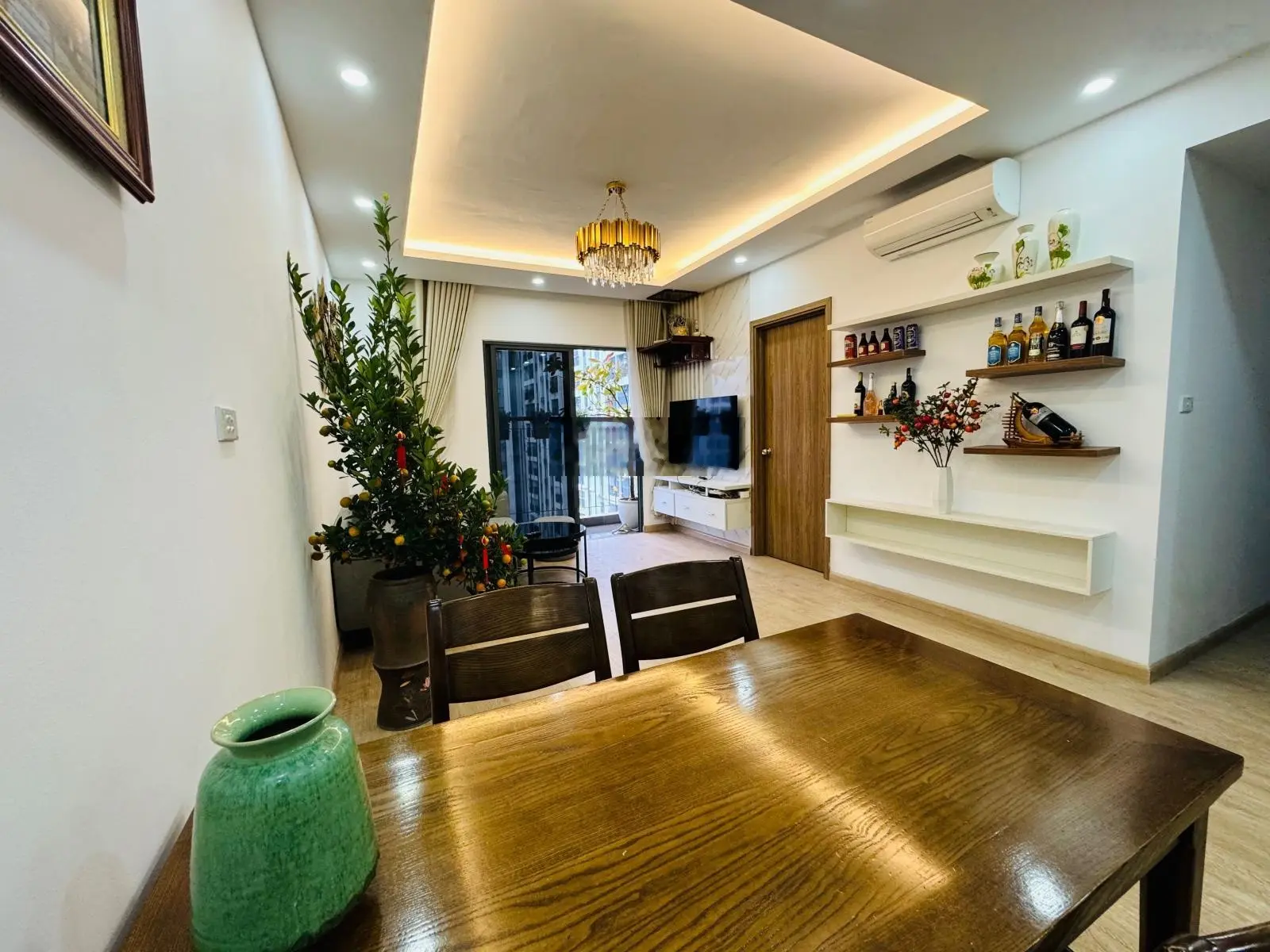 Chính chủ ban căn góc giá 3,5 tỷ 70m2 2PN 2wc full nội thất LH 0975 862 ***