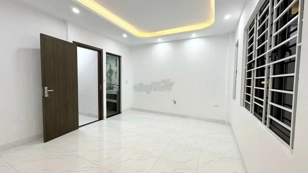 chỉ 2,6 tỷ có ngay nhà 3*Tầng DT 40m2 ô tô đỗ cửa 15p ra KDT đô nghĩa