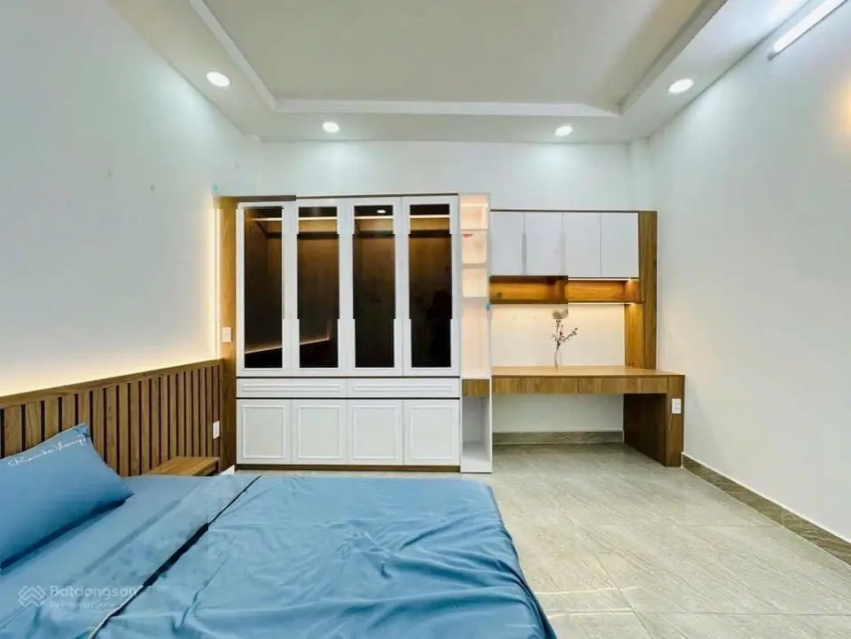 Nhà ngộp bán lỗ 300tr đường Nguyễn Văn Mại 46m2 cách sân bay 2p, giá chốt