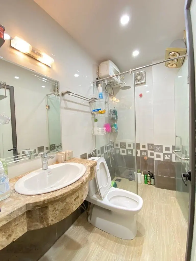 Bán nhà mặt phố kinh doanh quận long biên - dân xây - diện tích 55.2m2 - mặt tiền 4.34m - vỉa hè
