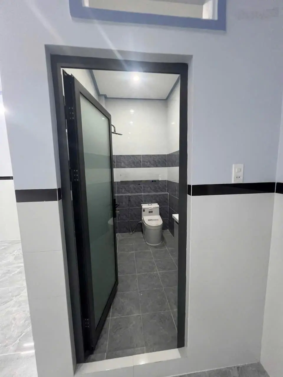 Chính chủ bán nhà đẹp ngay chợ Bình Chánh 1tỷ250/100m2 SHR cho vay 70%