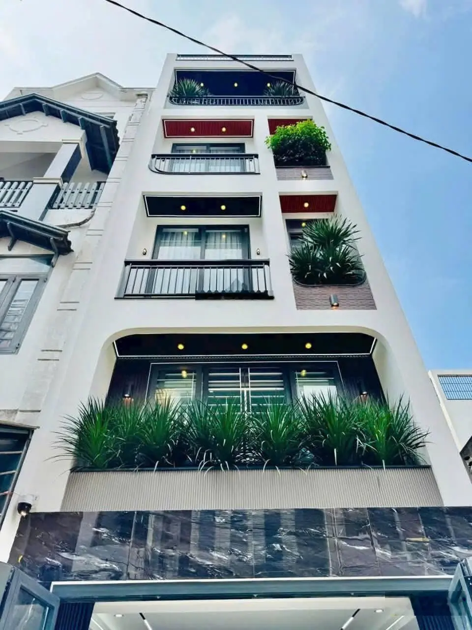 Bán nhà riêng 56m2 hẻm xe hơi tại Gò Vấp gần công viên Làng Hoa, 4PN-4WC. Gía 2ty490, sổ hồng riêng