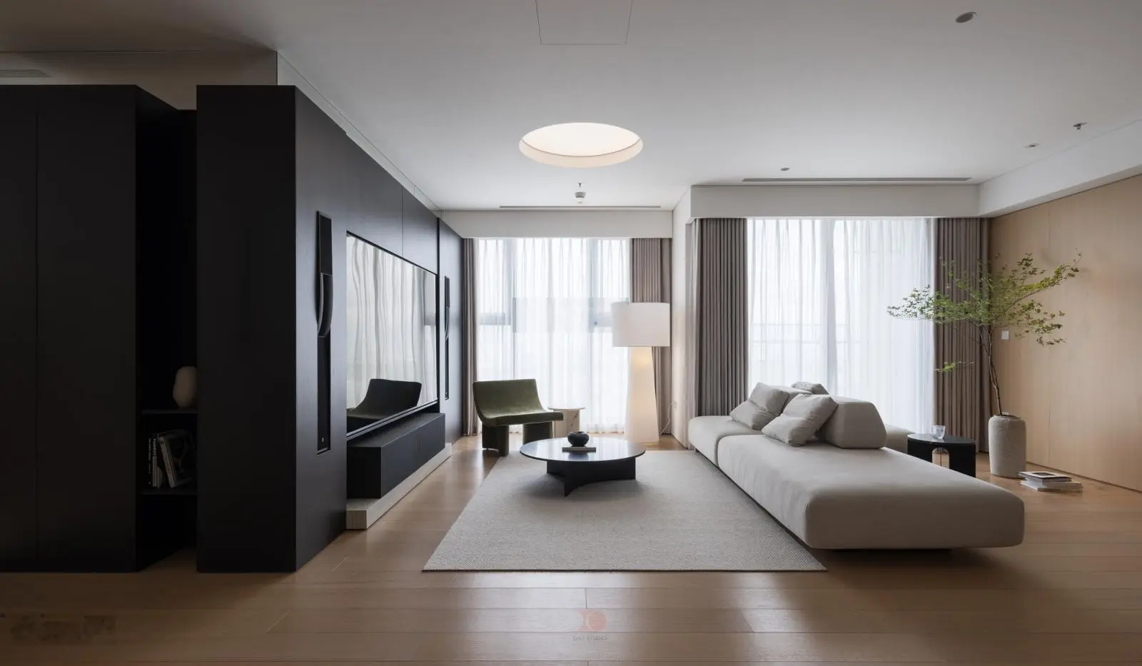 Bán căn 4 p. ngủ 156m2 tầng thoáng hướng ĐN, nhà mới 100% tại Hà Nội Paragon Duy Tân, Cầu Giấy