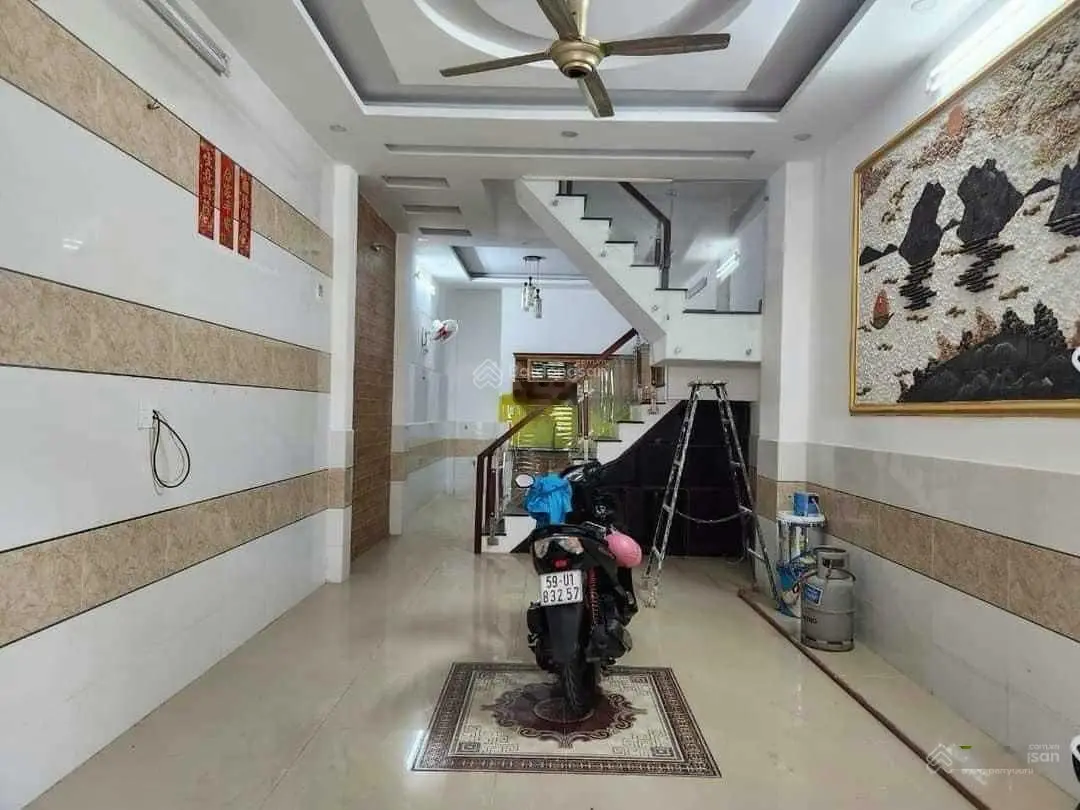 Chính chủ bán gấp nhà 56m2/3Tỷ150 (4 tầng) đường Lê Văn Việt, Hiệp Phú, Quận 9