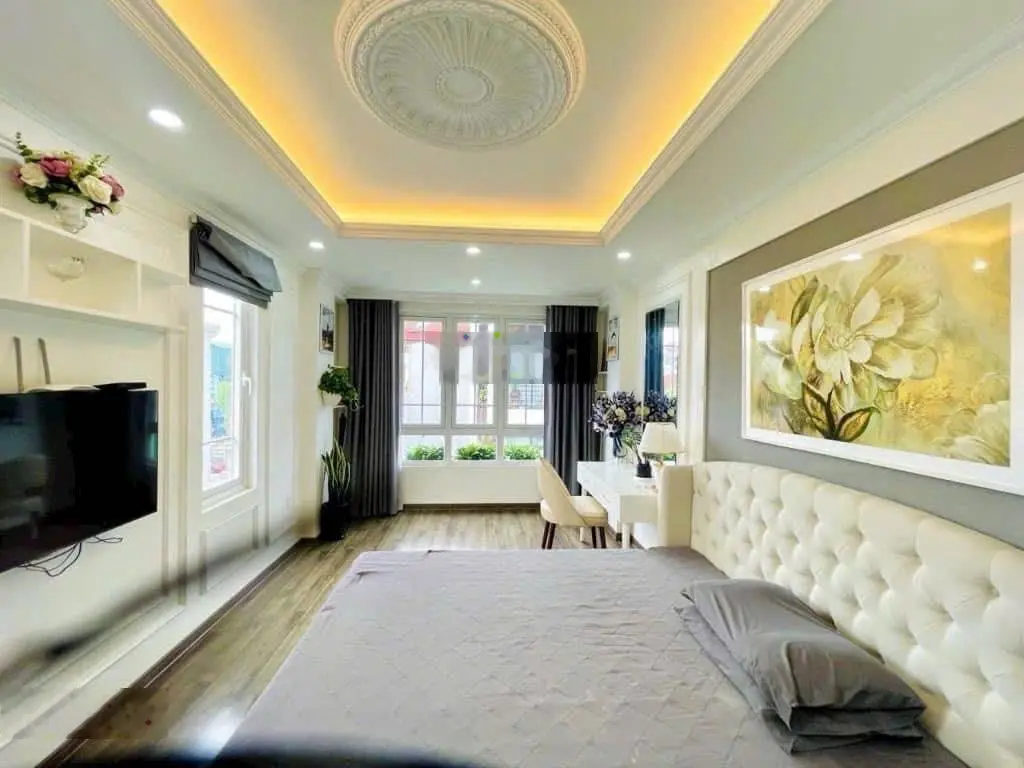 7 tầng thang máy - mặt phố Bà Triệu - thông sàn kinh doanh - hàng siêu hiếm